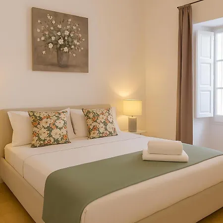 Luciano - Rooftop Jacuzzi, Bbq, Billiards & Steps From Sea