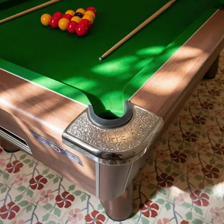 Luciano - Rooftop Jacuzzi, Bbq, Billiards & Steps From Sea