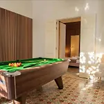 Luciano - Rooftop Jacuzzi, Bbq, Billiards & Steps From Sea *