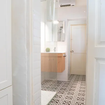 Luciano - Rooftop Jacuzzi, Bbq, Billiards & Steps From Sea * Sliema