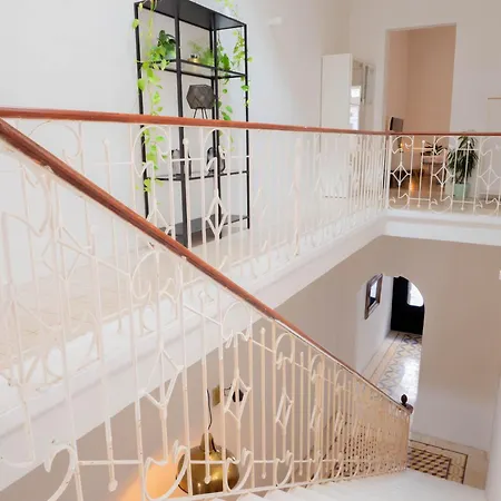 Luciano - Rooftop Jacuzzi, Bbq, Billiards & Steps From Sea Vakantiehuis *