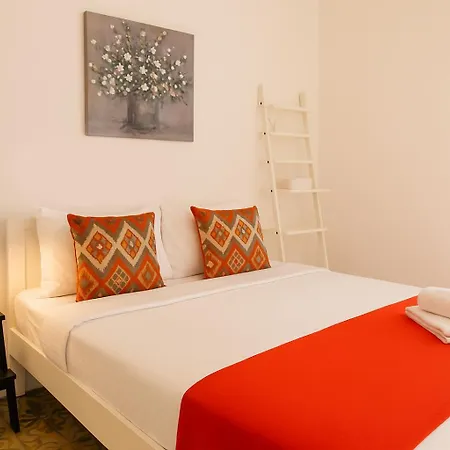 Luciano - Rooftop Jacuzzi, Bbq, Billiards & Steps From Sea *