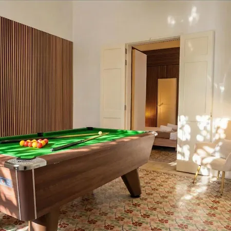 Luciano - Rooftop Jacuzzi, Bbq, Billiards & Steps From Sea *