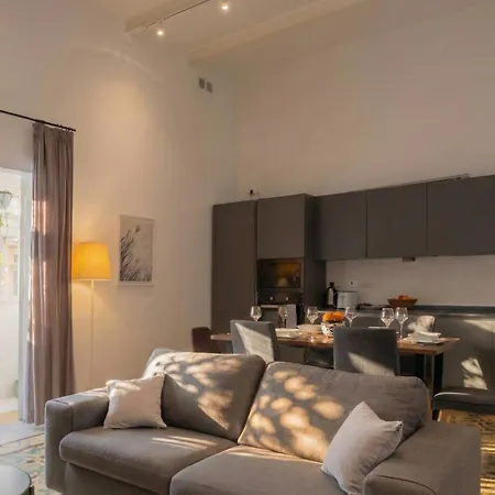 Luciano - Rooftop Jacuzzi, Bbq, Billiards & Steps From Sea Holiday home Sliema