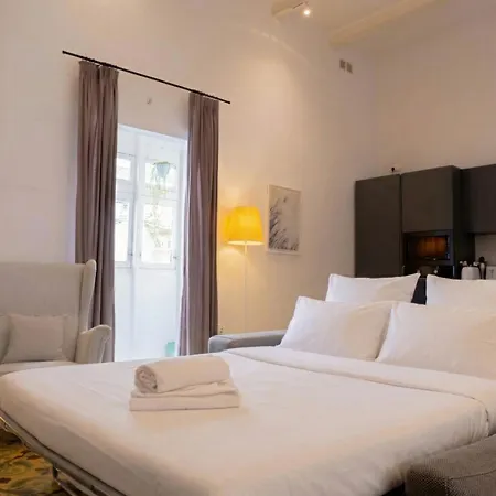 Luciano - Rooftop Jacuzzi, Bbq, Billiards & Steps From Sea Holiday home