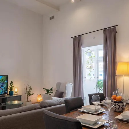 Luciano - Rooftop Jacuzzi, Bbq, Billiards & Steps From Sea