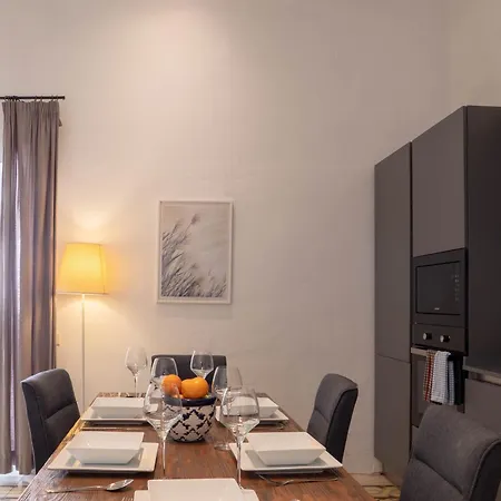 Luciano - Rooftop Jacuzzi, Bbq, Billiards & Steps From Sea Casa de Férias *