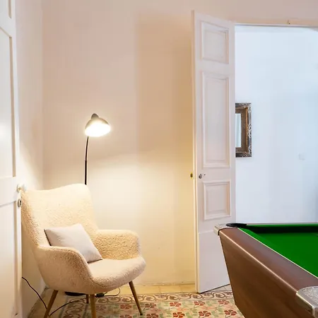 Luciano - Rooftop Jacuzzi, Bbq, Billiards & Steps From Sea *