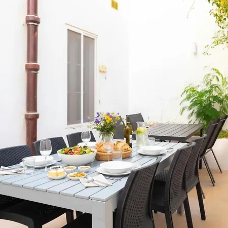 Luciano - Rooftop Jacuzzi, Bbq, Billiards & Steps From Sea * Sliema